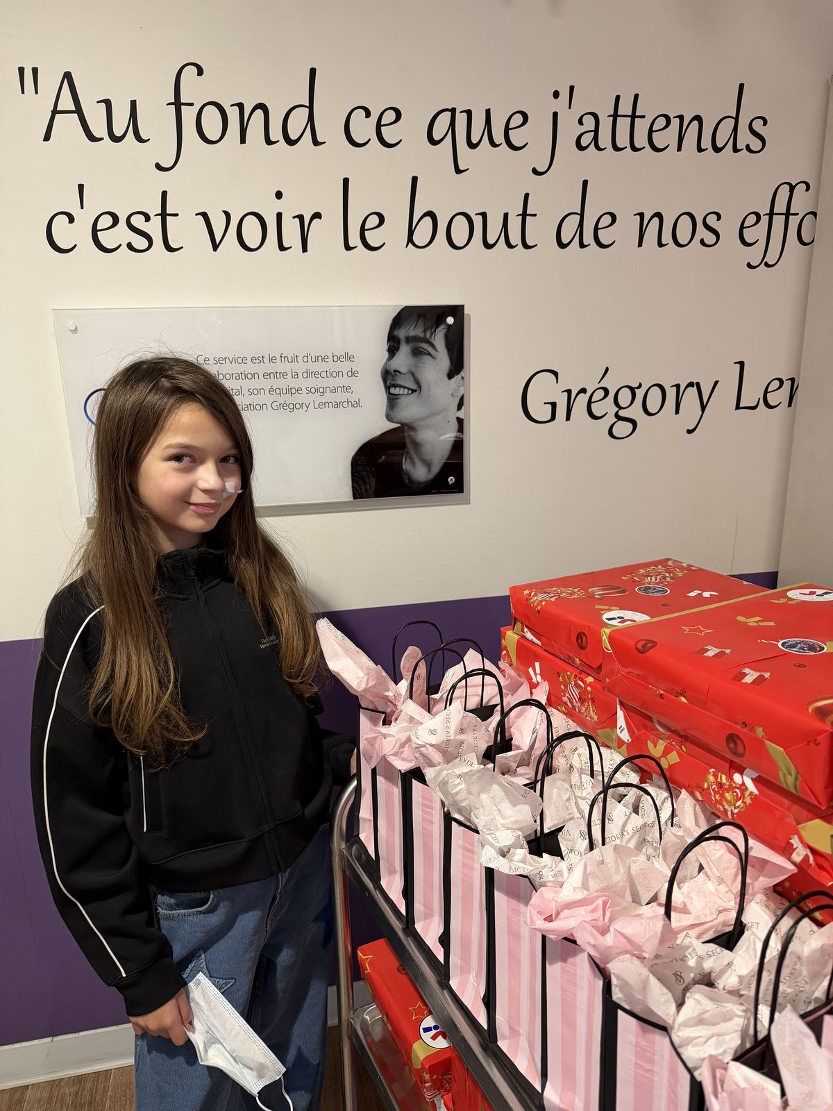 Action cadeaux solidaires au CRCM de La Timone, novembre 2025